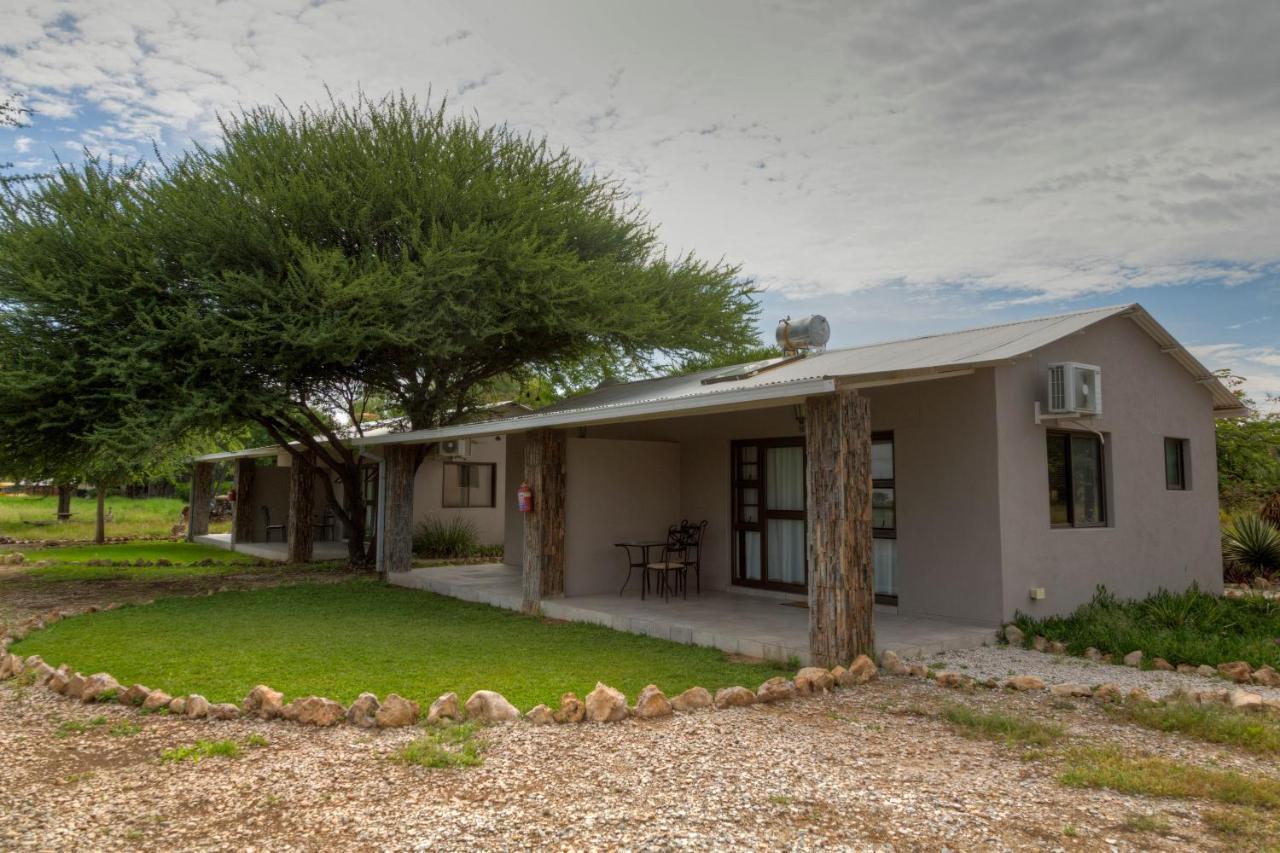 Khoi-Khoi Guesthouse Otavi Exterior photo