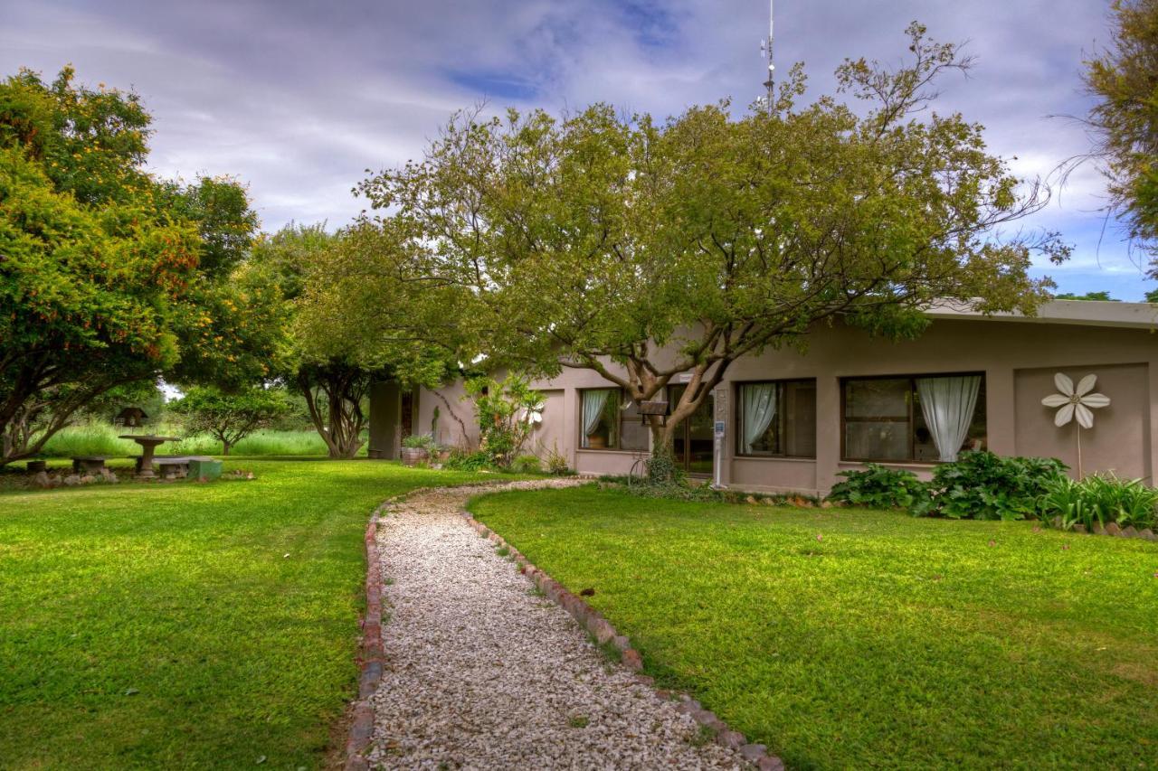 Khoi-Khoi Guesthouse Otavi Exterior photo